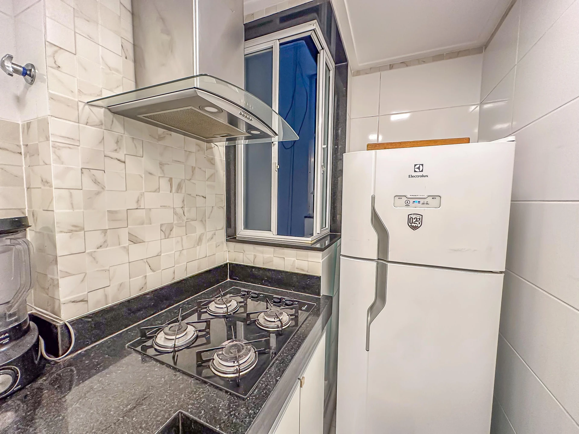 Furnished 1-bedroom apartment with a closed kitchen — photo 24