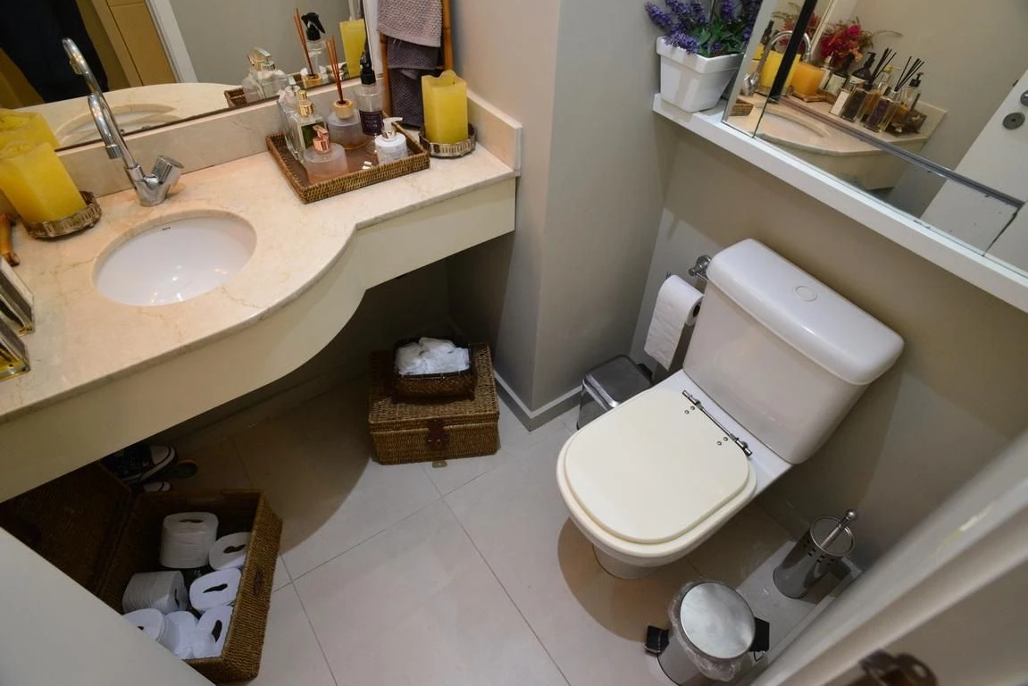 Furnished apartment with 4 en-suites and 5 bathrooms — photo 55