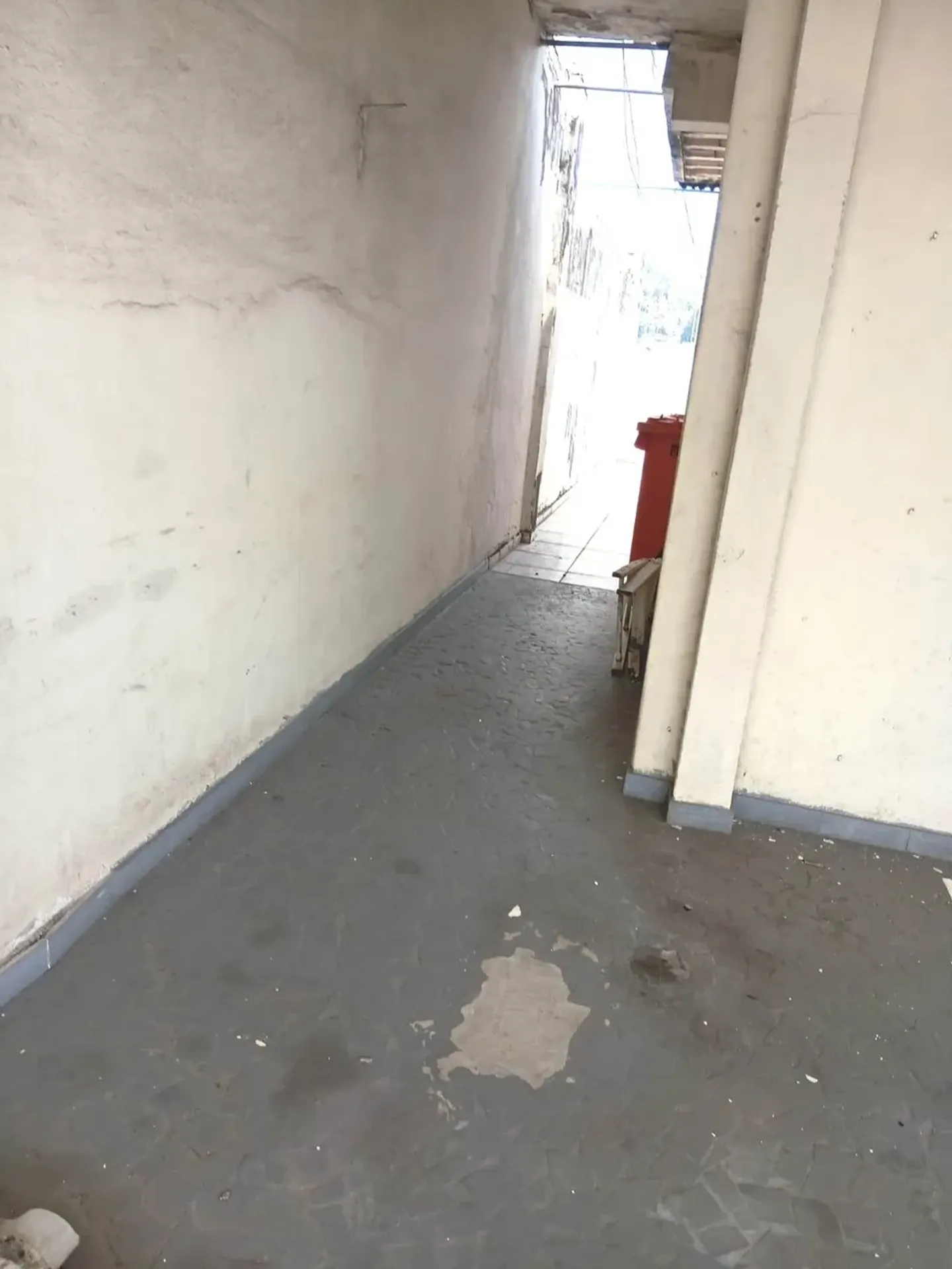 Apartment on the 4th floor with a grill on the balcony — photo 16