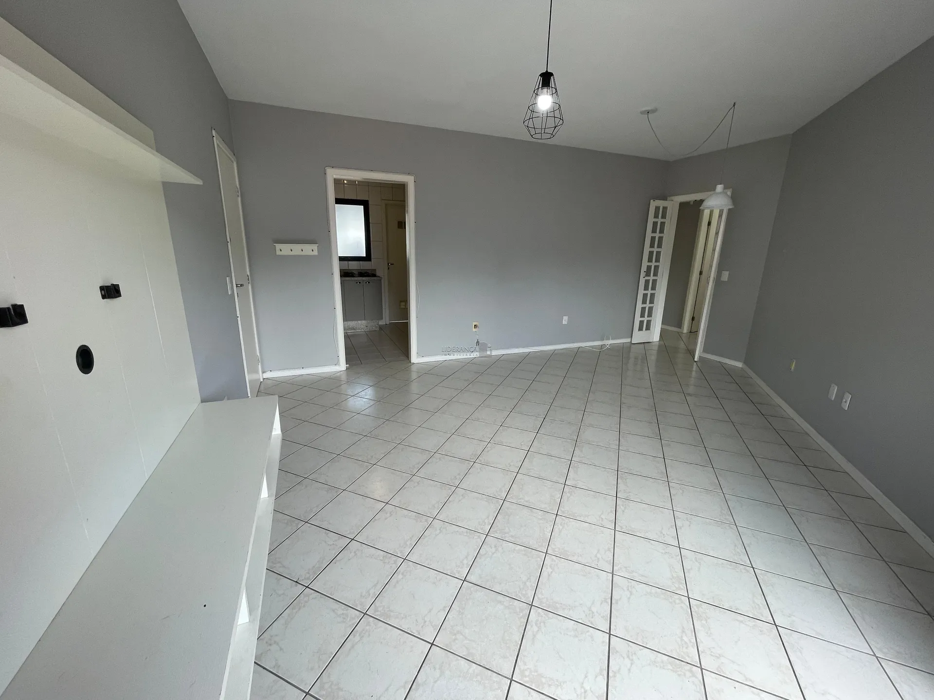Квартира с 3 спальнями и 1 спальней с ванной, 105 м² — photo 14