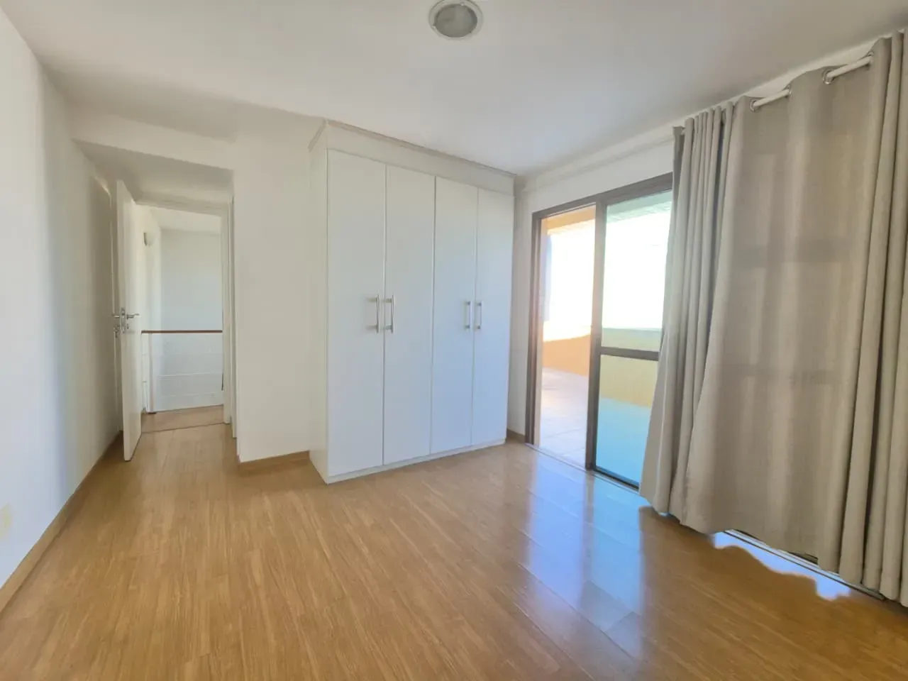 Penthouse with 3 bedrooms and 4 bathrooms, 198 m² — photo 10
