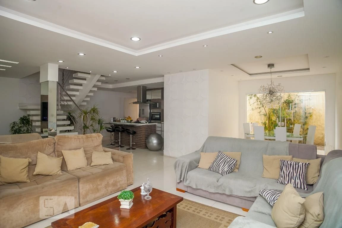 Власний басейн та 4 спальні: будинок 330 м² — photo 7