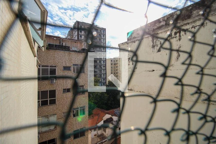 Rental apartment with 3 bedrooms and a glass balcony — photo 10
