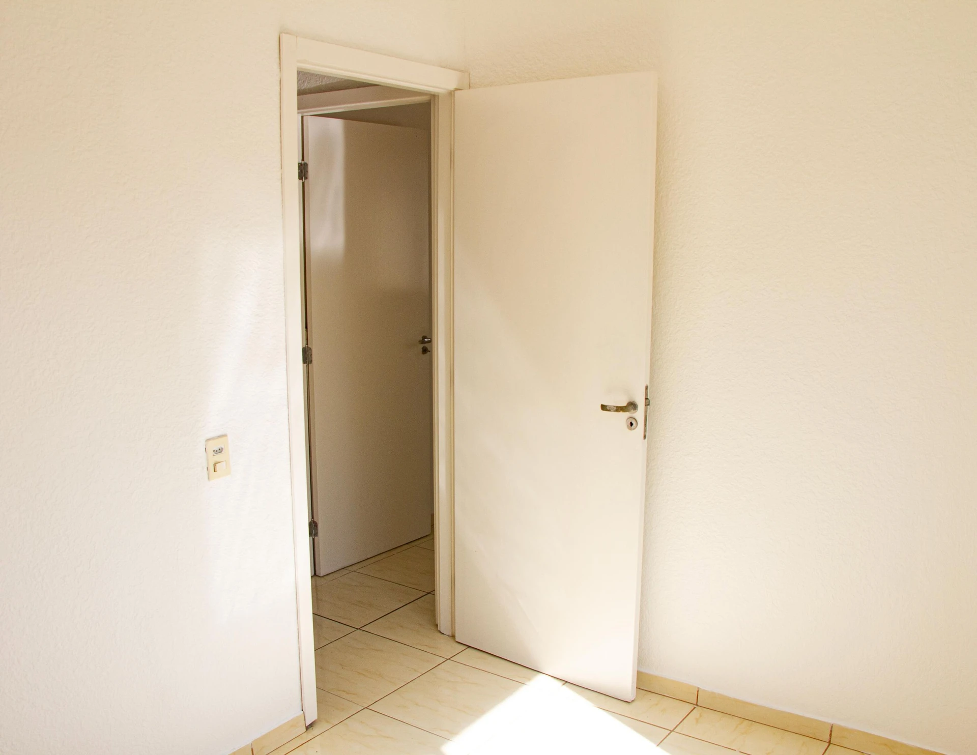 Unfurnished apartment with 2 bedrooms and 1 bathroom — photo 13