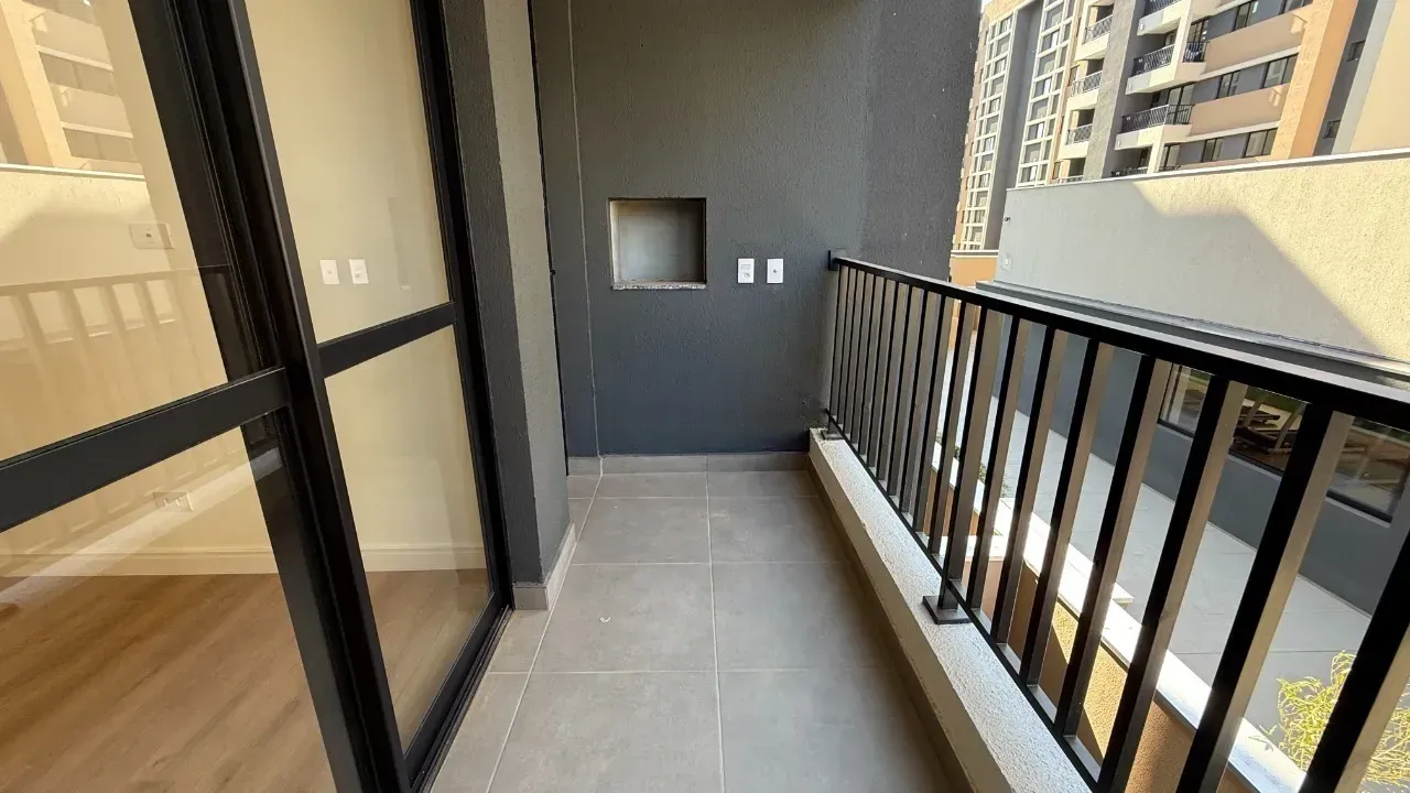 Apartment with 2 bedrooms, 2 bathrooms, and a balcony — photo 3