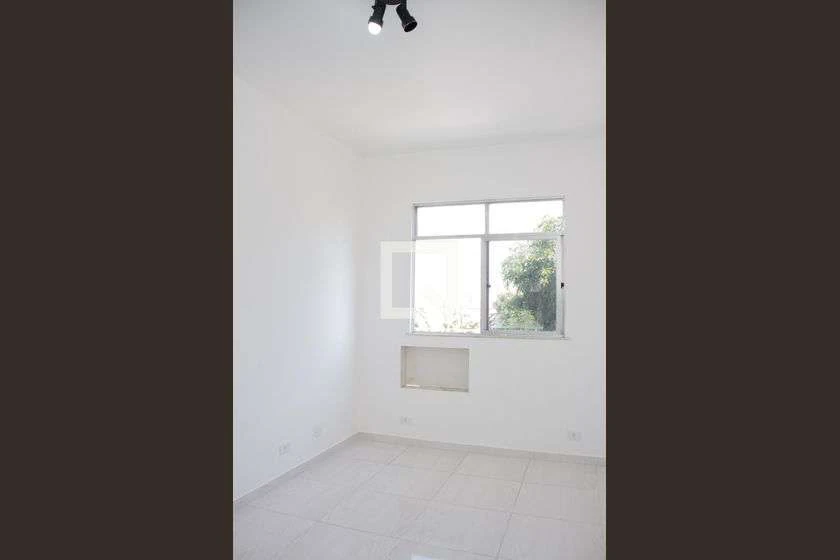 90 m² apartment with 2 bedrooms and a balcony — photo 14