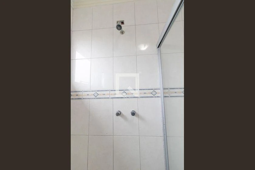 3-bedroom house with a private pool in Curitiba — photo 60