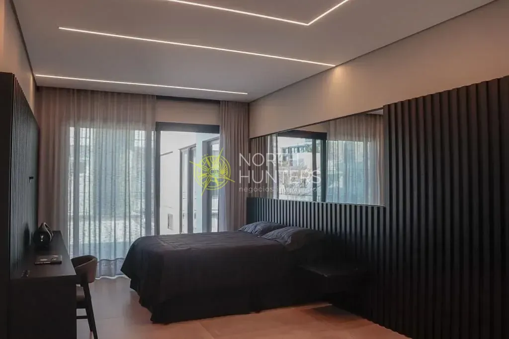 Casa mobiliada de 5 suítes com 646 m² e 4 vagas — photo 12