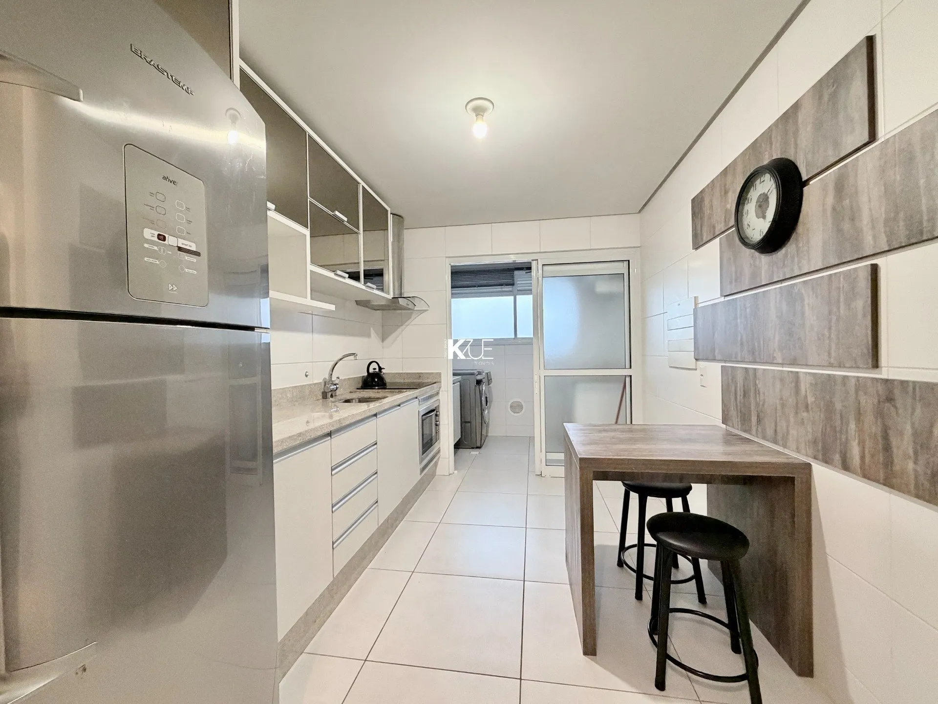 Furnished apartment, 111 m², with a water view — photo 2