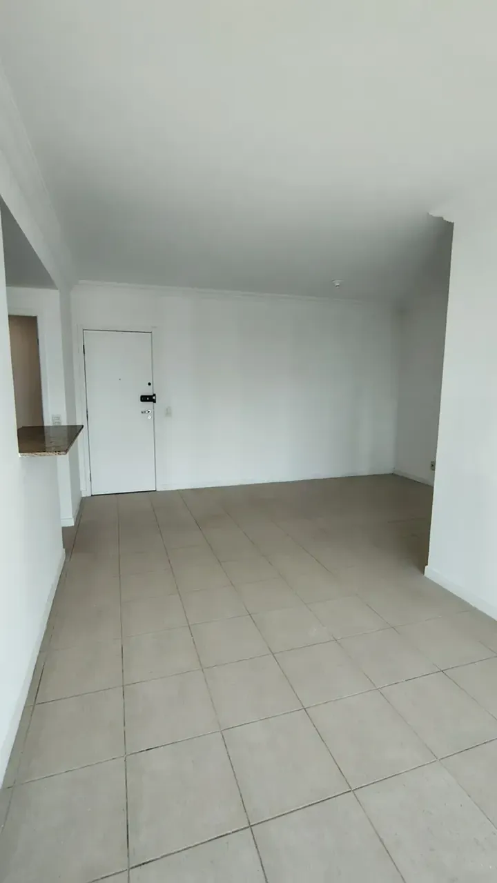 94 m² apartment with 3 bedrooms and 2 bathrooms — photo 9