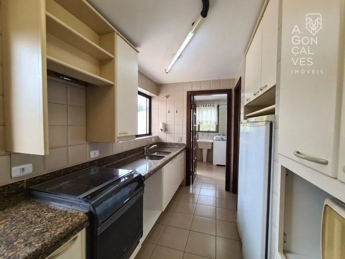 Furnished house with 3 bedrooms, 1000 m² and 4 parking spots — photo 14