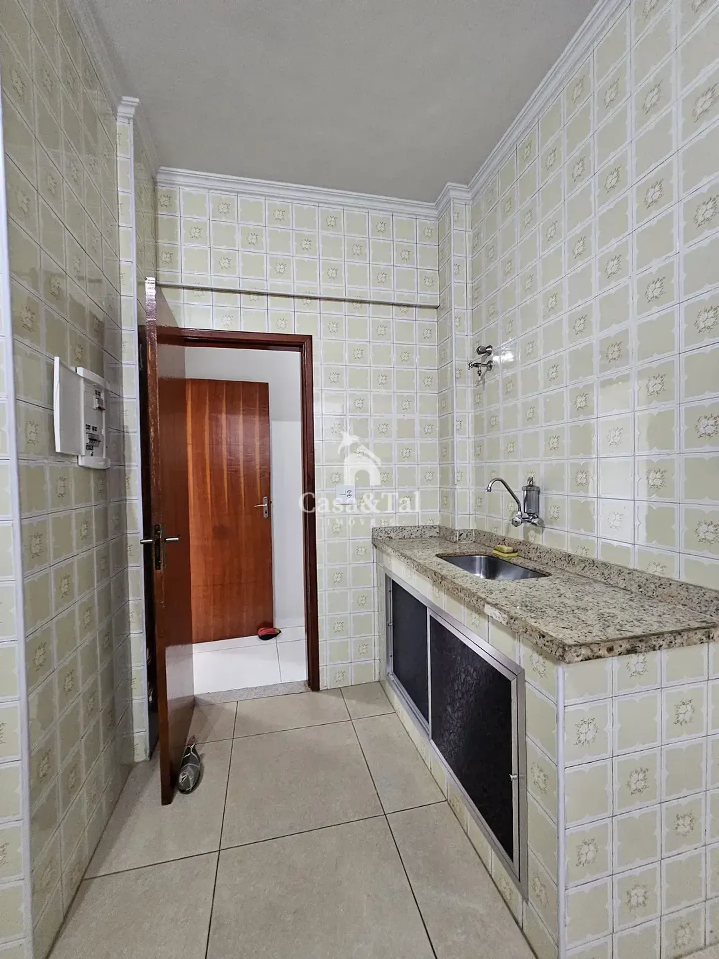 Unfurnished apartment with air conditioning and 3 bedrooms — photo 35