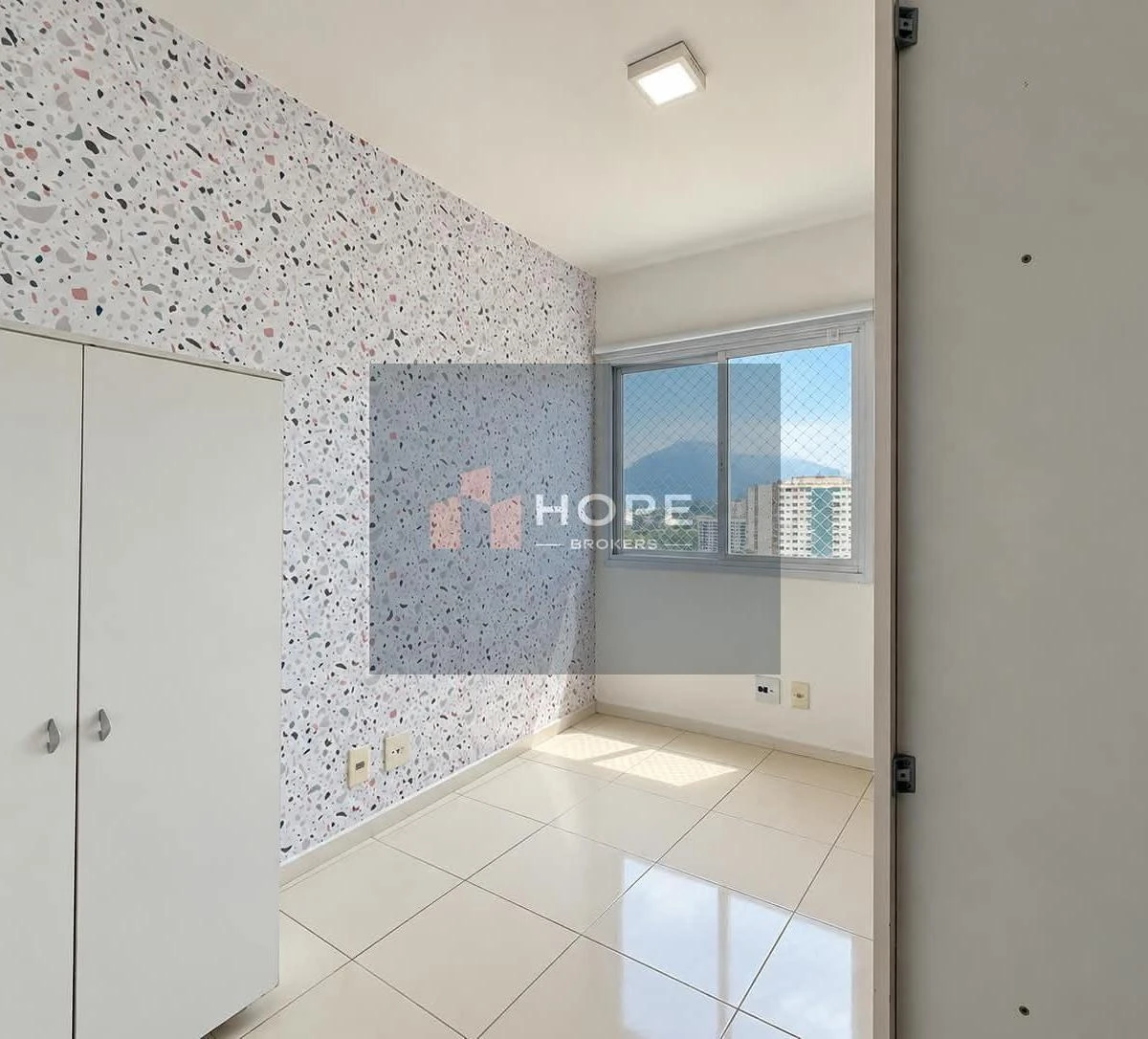 Apartment, 60 m², with a glass-enclosed balcony — photo 16