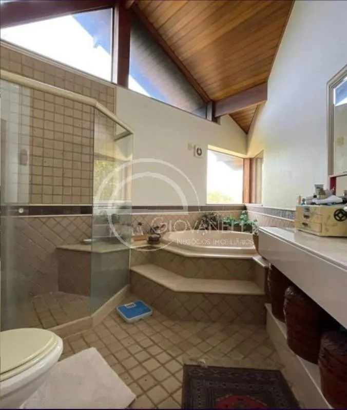 Furnished residential house with 4 bedrooms and 4 bathrooms — photo 24