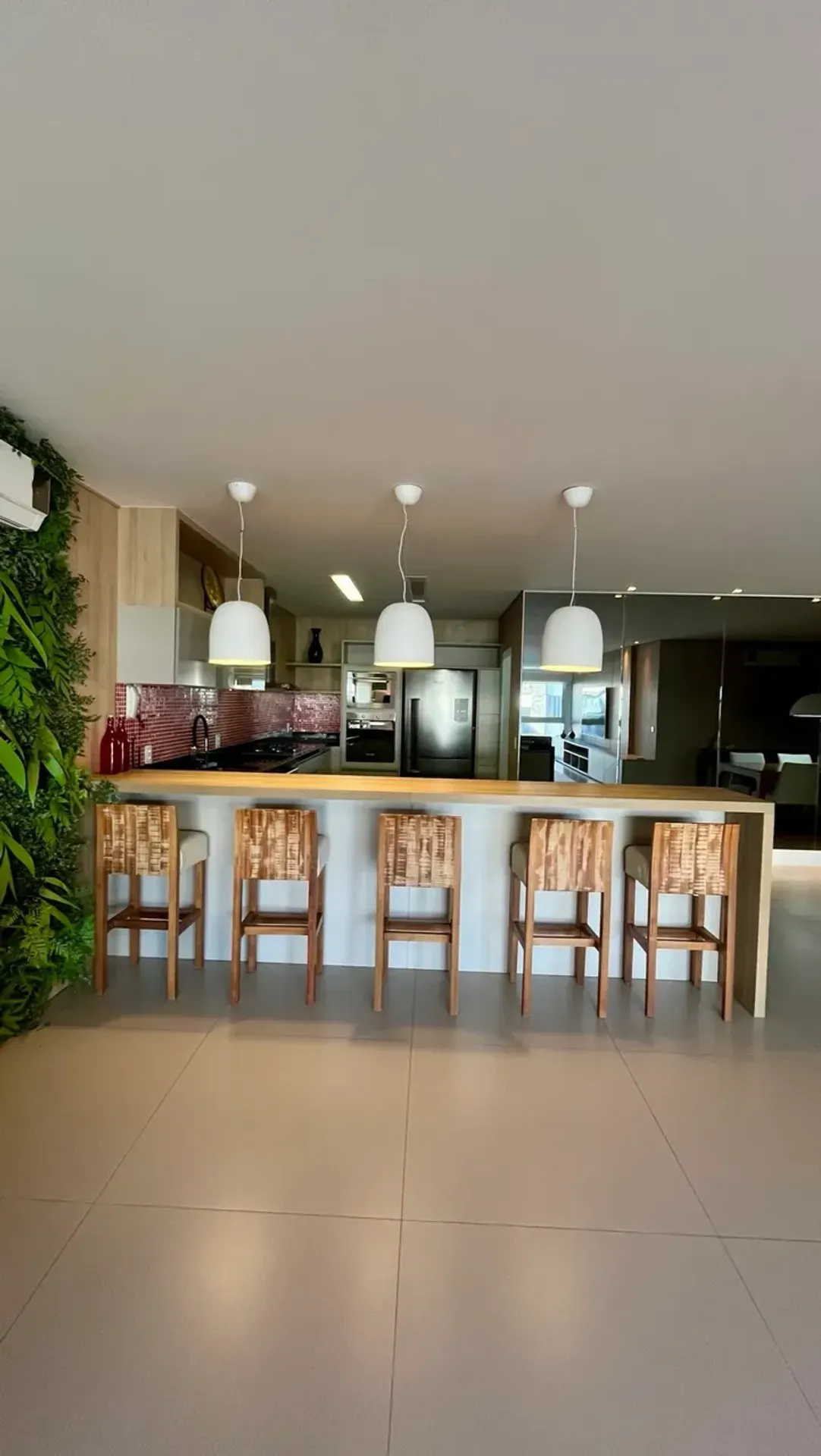 Furnished apartment with 3 en-suite suites — photo 22