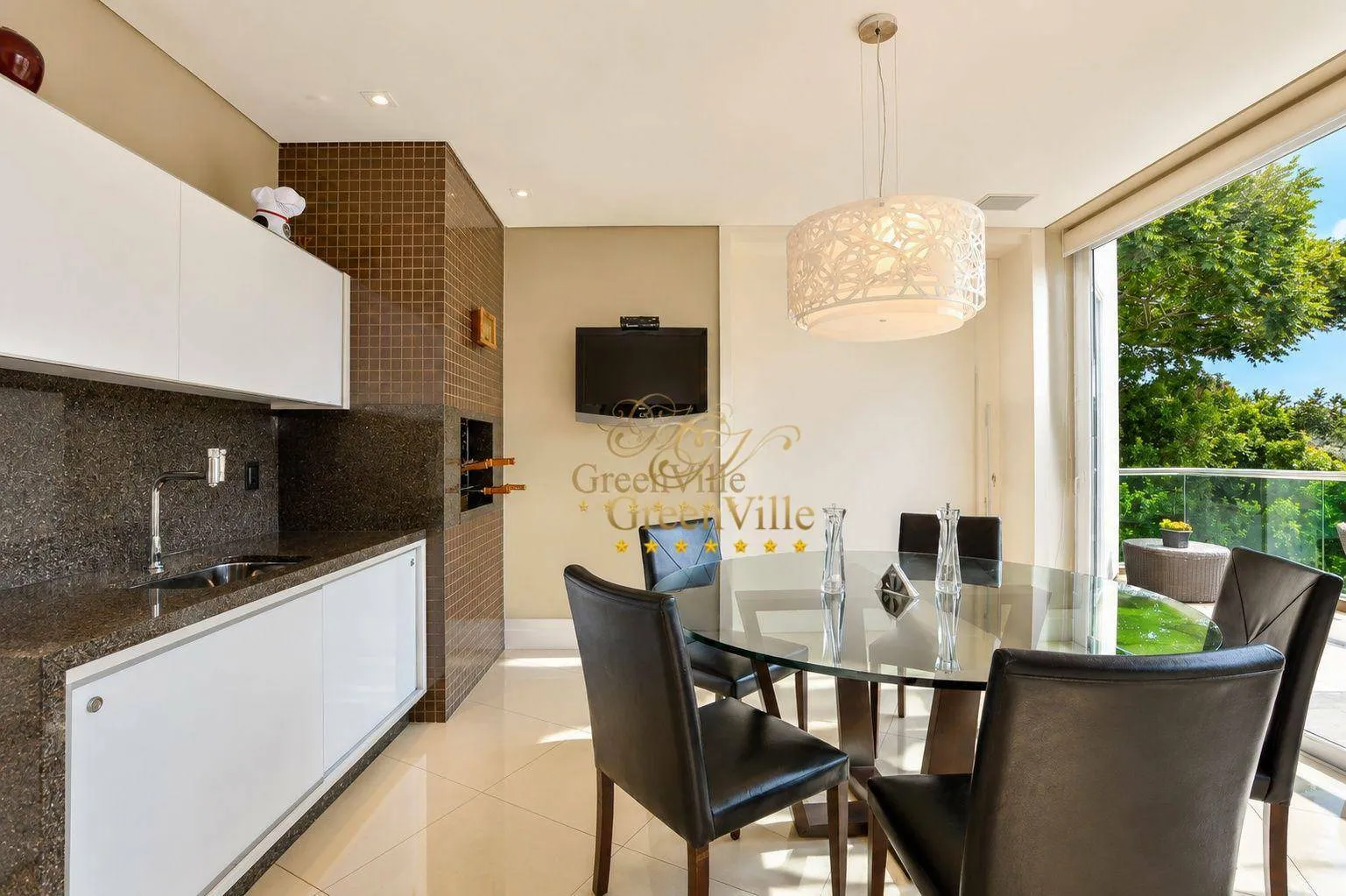 House with 4 en-suite bedrooms and private BBQ — photo 7