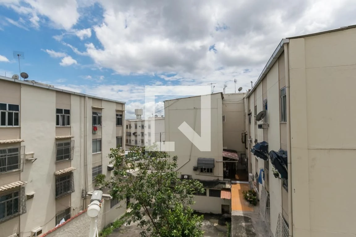 Rental apartment with 2 bedrooms 1 bath and a terrace — photo 15