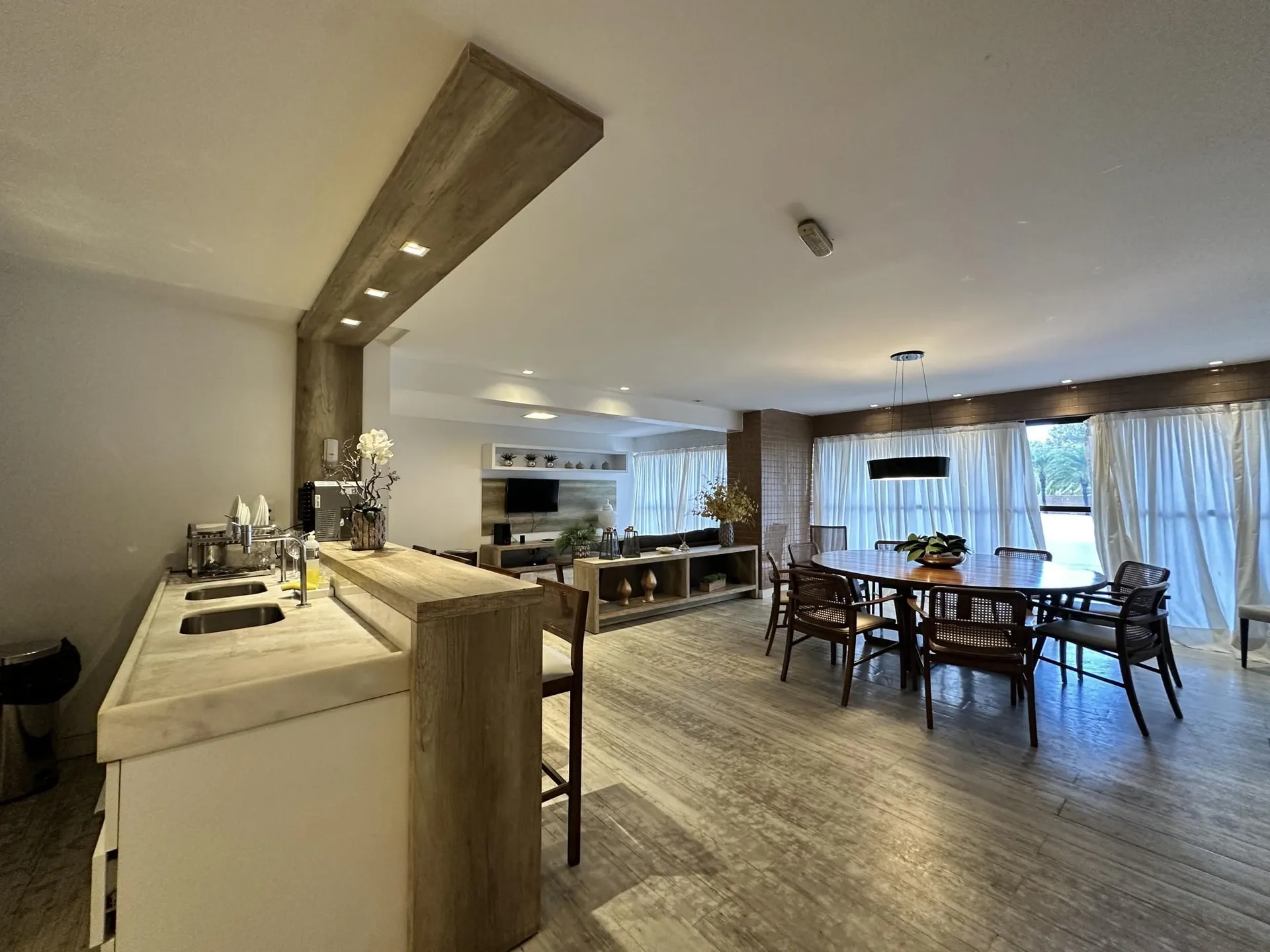 2-bedroom apartment with floor-to-ceiling windows
