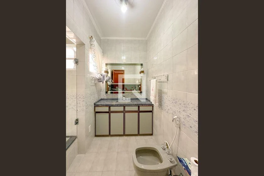 Furnished house, 250 m², with a bathtub — photo 47