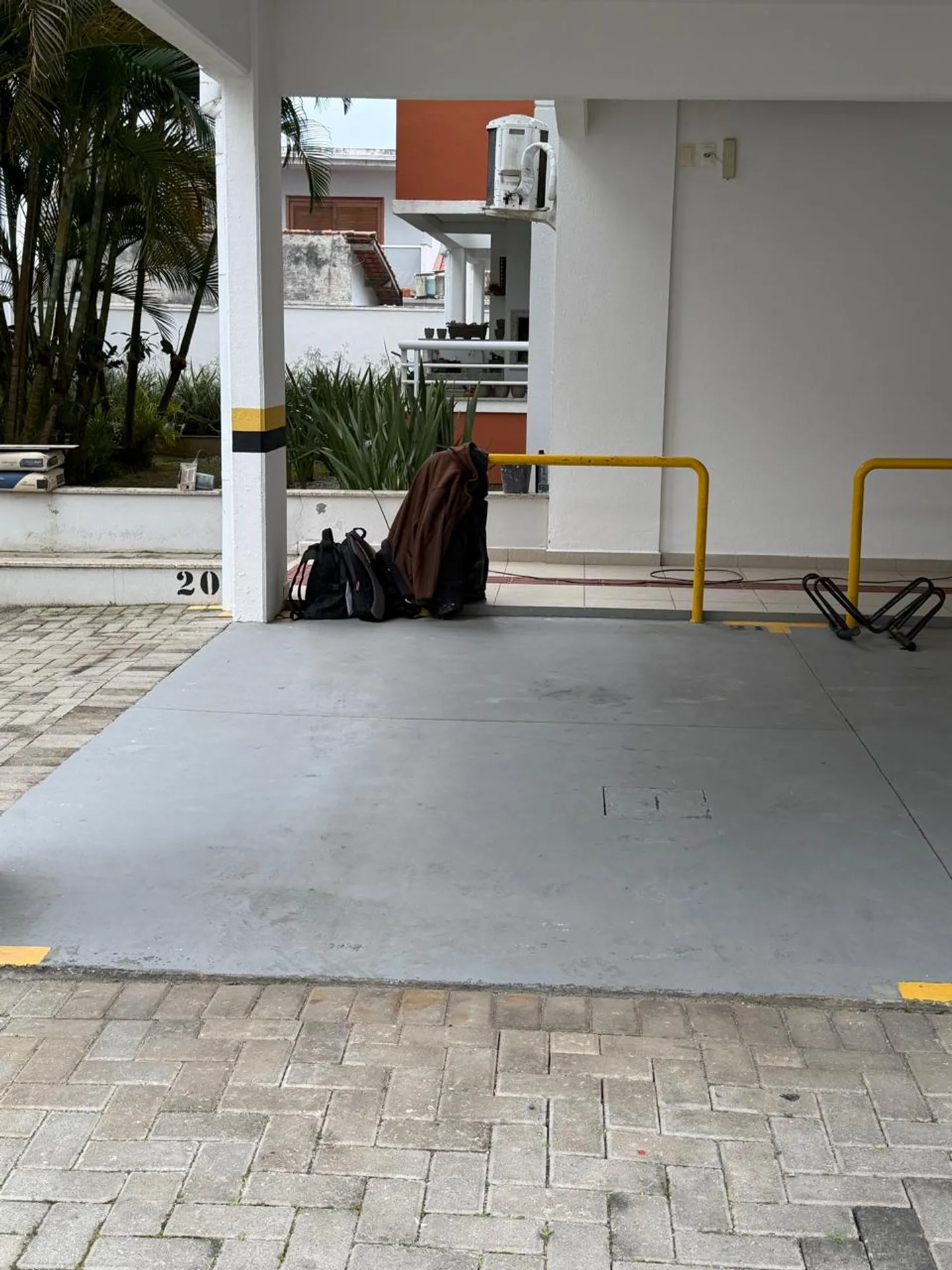 Apartamento amueblado de 2 dormitorios con parrilla en el balcón — photo 13