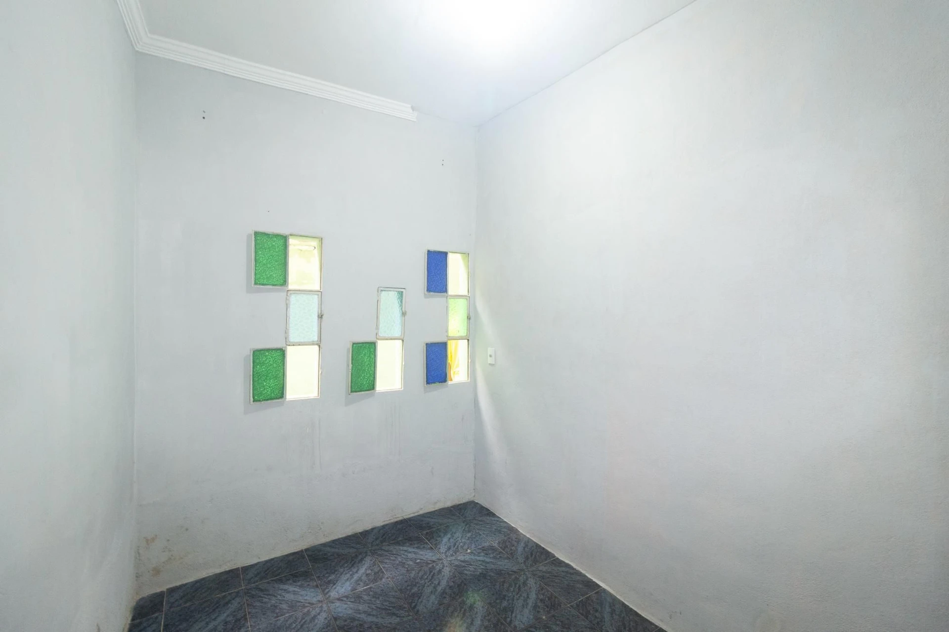 Casa com 2 quartos, 1 suíte e área de lavanderia — photo 6