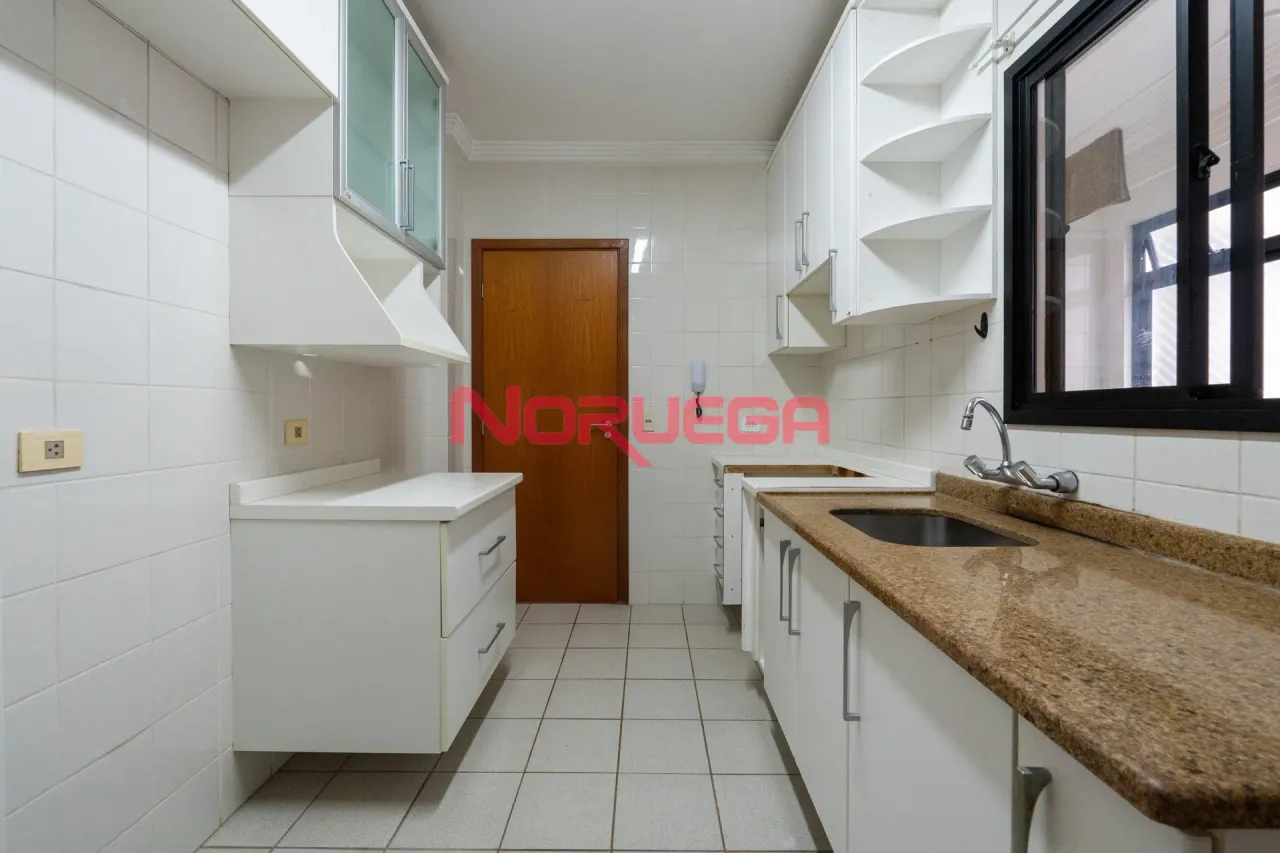 2-bedroom apartment with a built-in balcony grill — photo 14