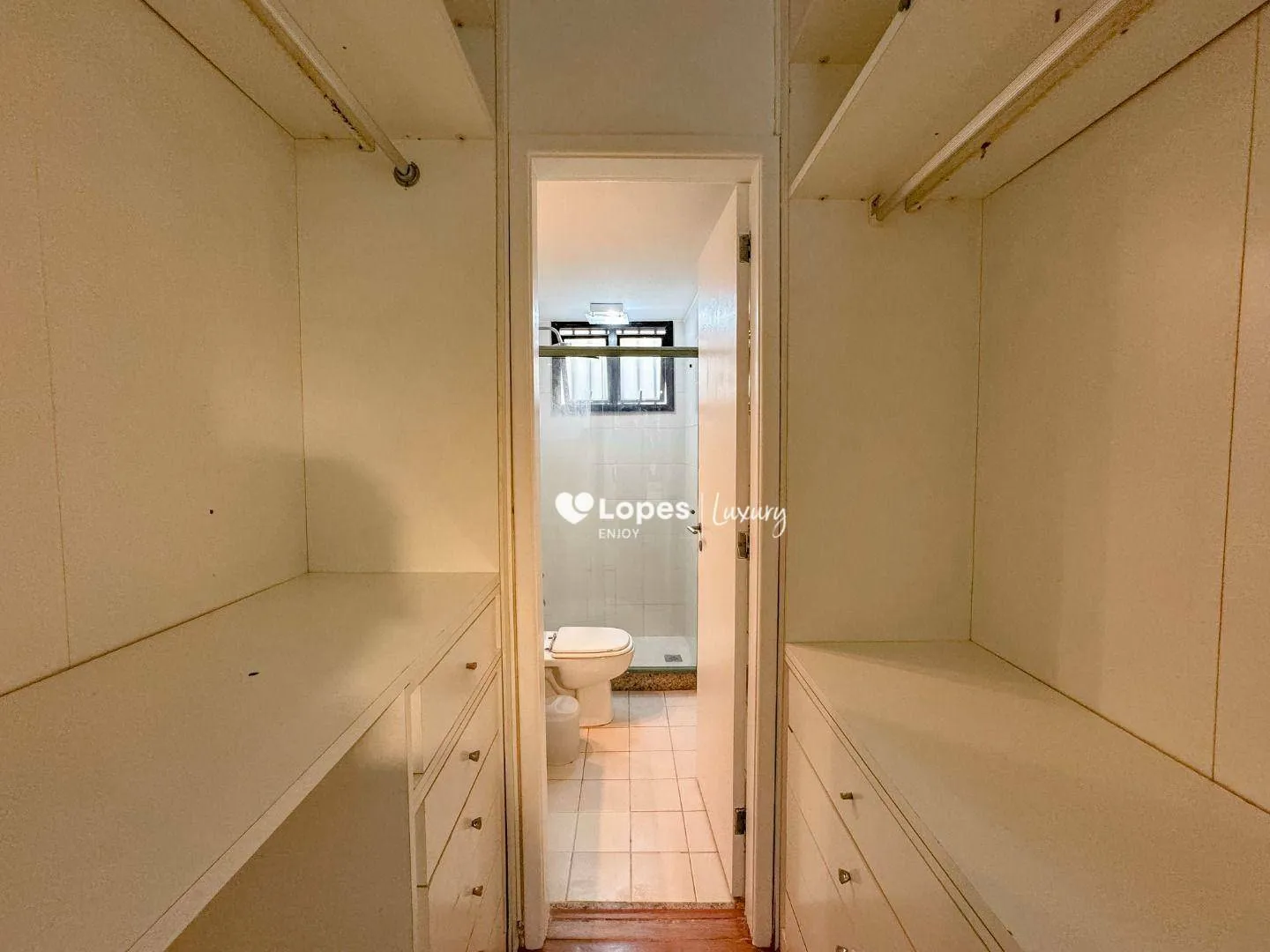100 m² apartment with 3 bedrooms and a balcony — photo 54