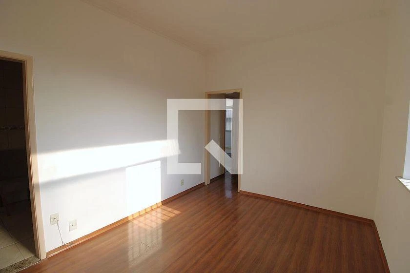 Apartamento com piso de madeira ou laminado, Pilares — photo 28