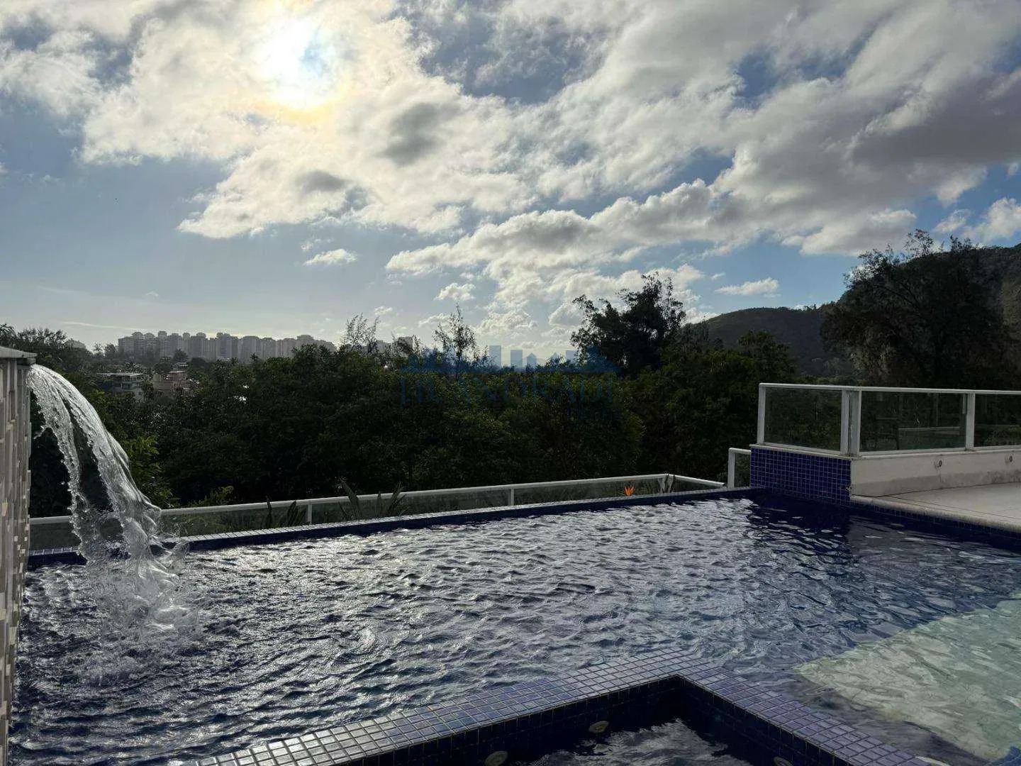 Furnished house with 4 en-suite bedrooms and 993 m² — photo 34