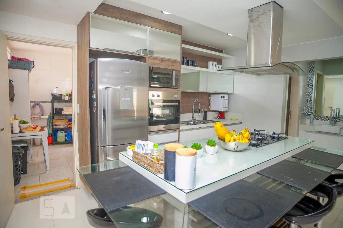 Власний басейн та 4 спальні: будинок 330 м² — photo 20