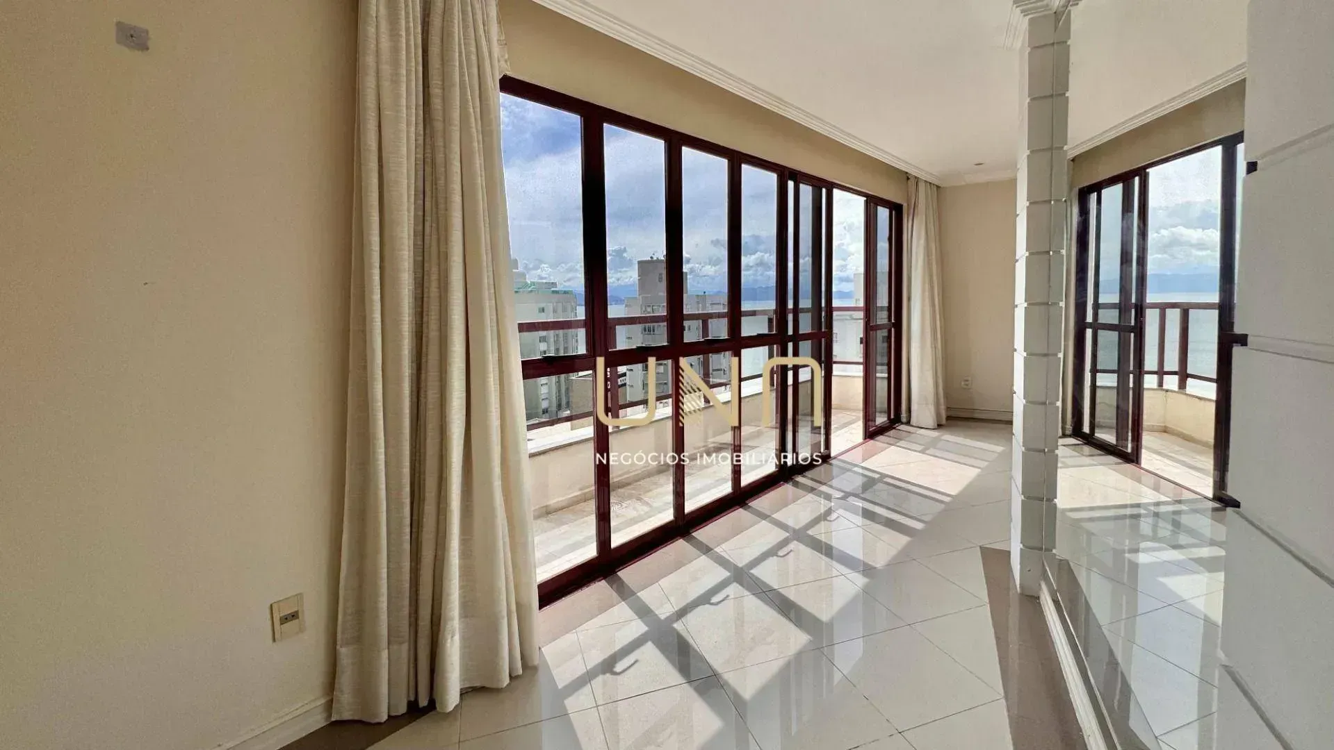 Cobertura mobiliada com 4 suítes e 5 banheiros, 415 m² — photo 8