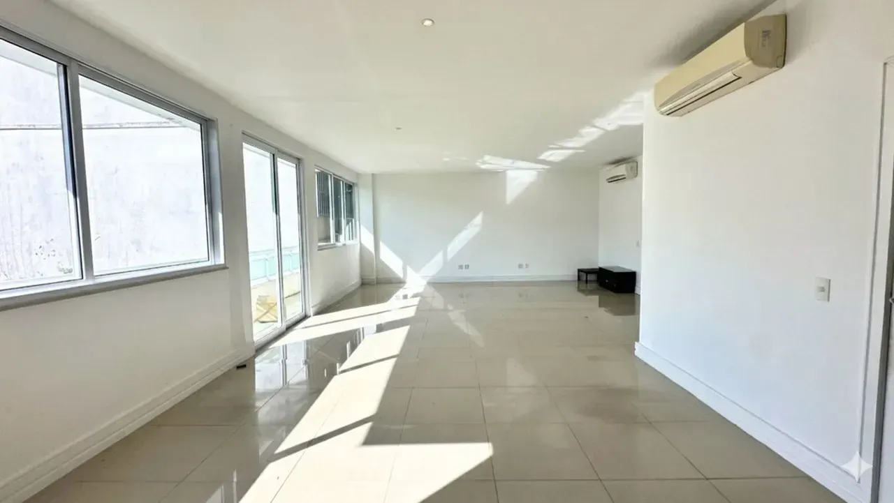 Unfurnished house with 5 bedrooms and 5 bathrooms, 266 m² — photo 4