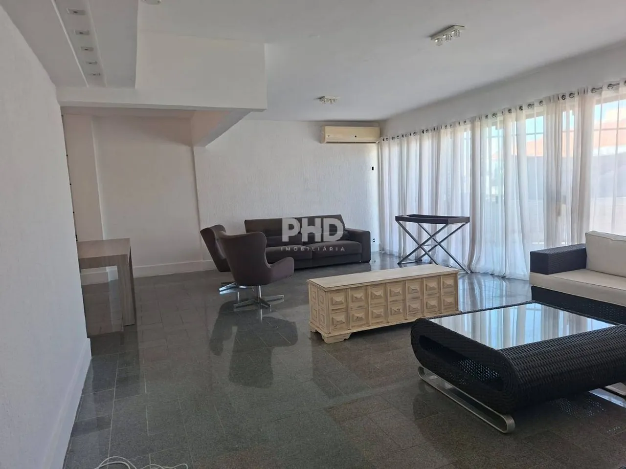 Apartamento com cozinha fechada e 5 banheiros — photo 11
