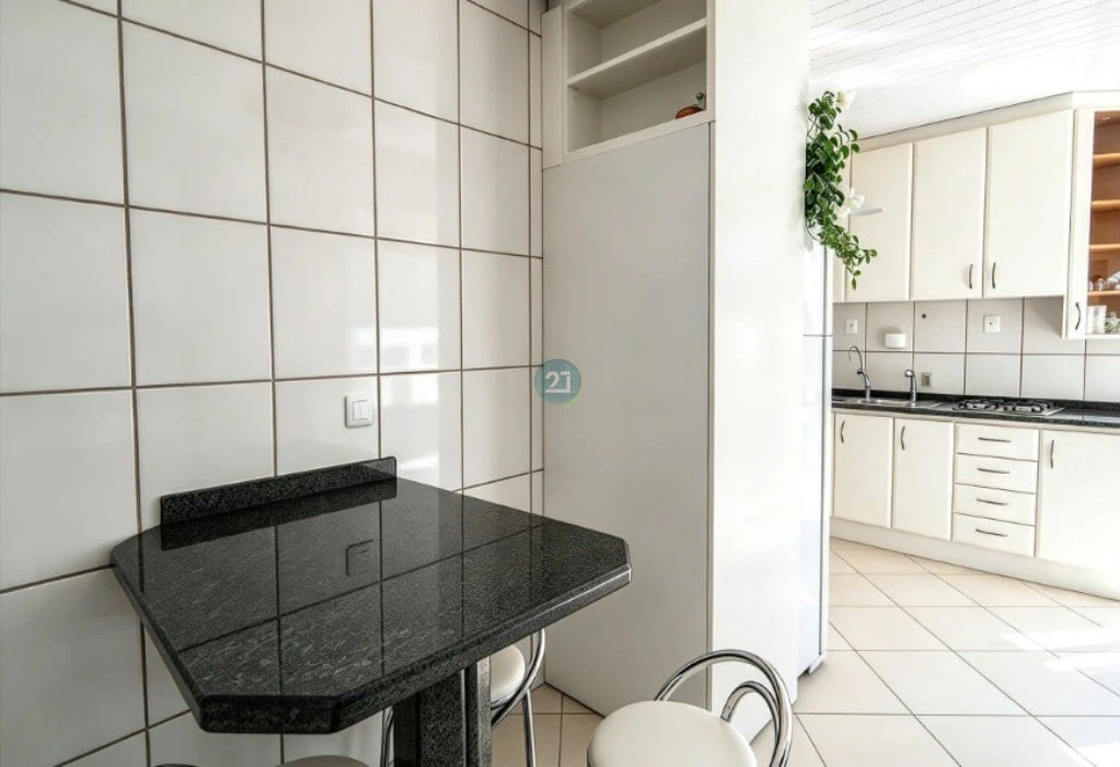 5-bedroom house with a home office — photo 14