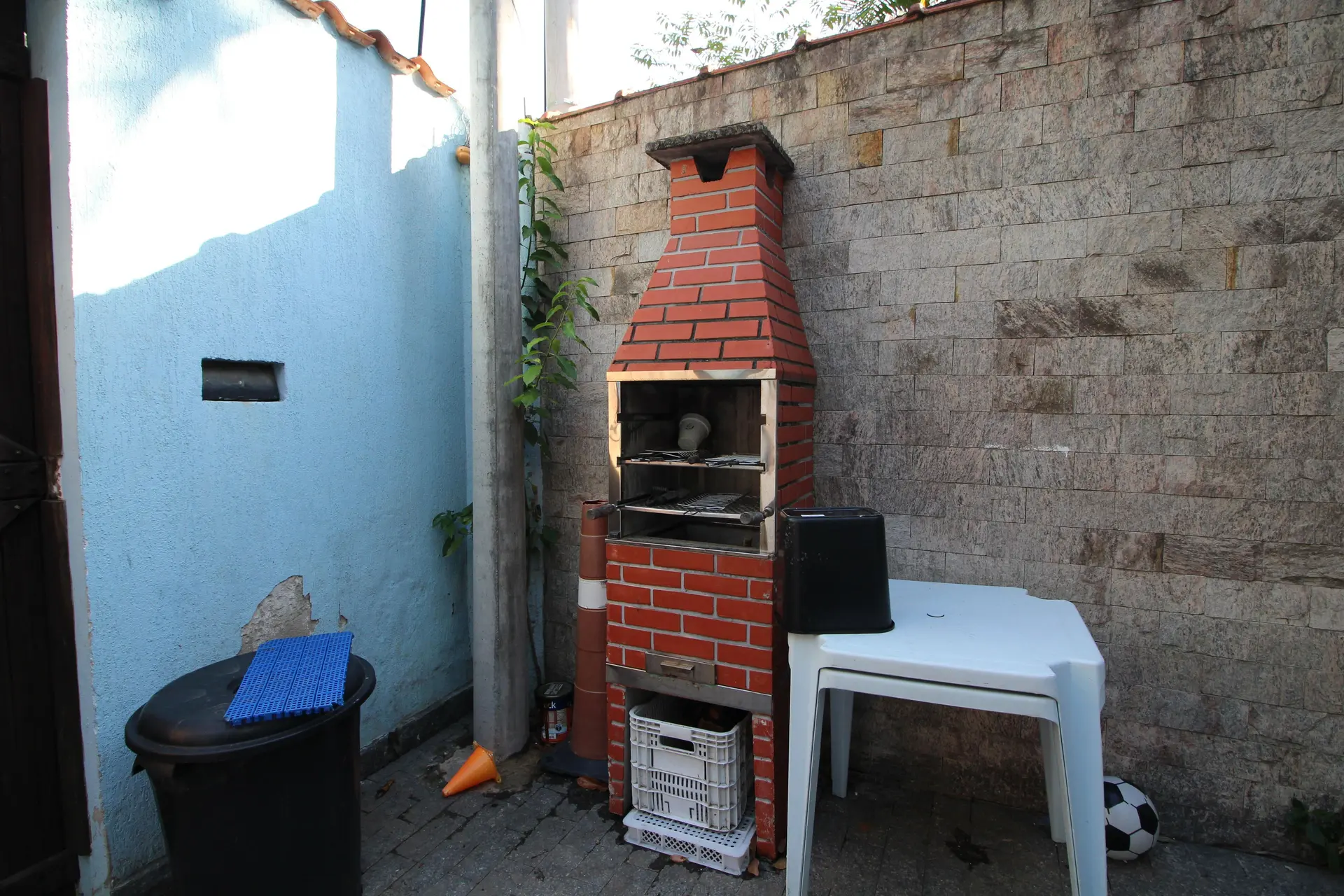 Furnished house with 3 bedrooms, private yard and 1 parking spot — photo 15