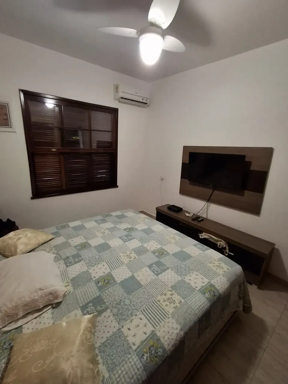 Furnished single-story house with 4 bedrooms and 3 baths — photo 3
