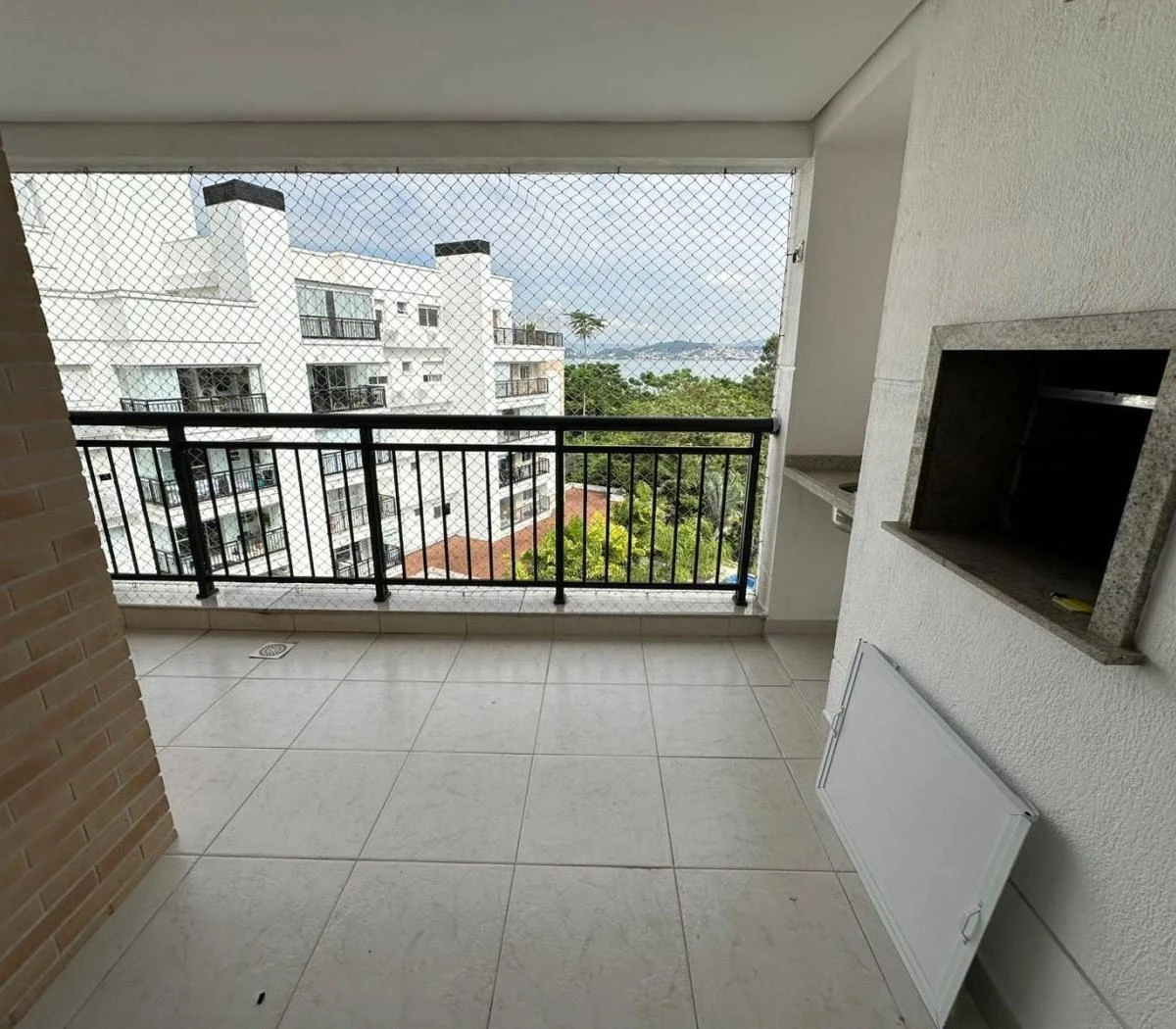 3-bedroom apartment with a water view in Florianópolis — photo 8
