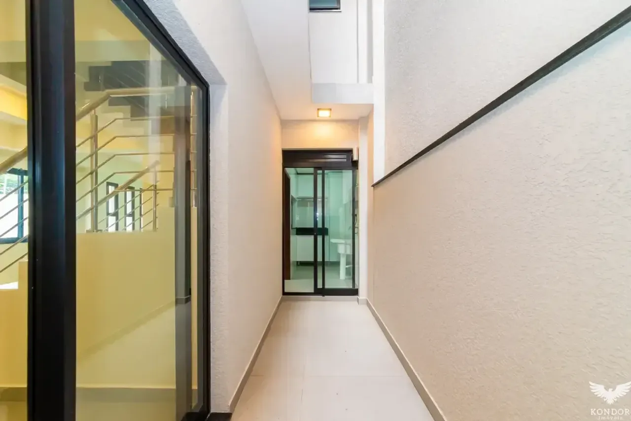 Unfurnished 230 m² house with 3 bedrooms and 2 parking spots — photo 18