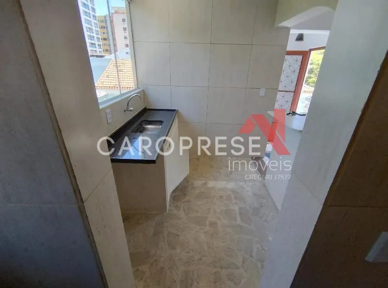 House with no parking, 2 bedrooms, 1 bathroom — photo 2