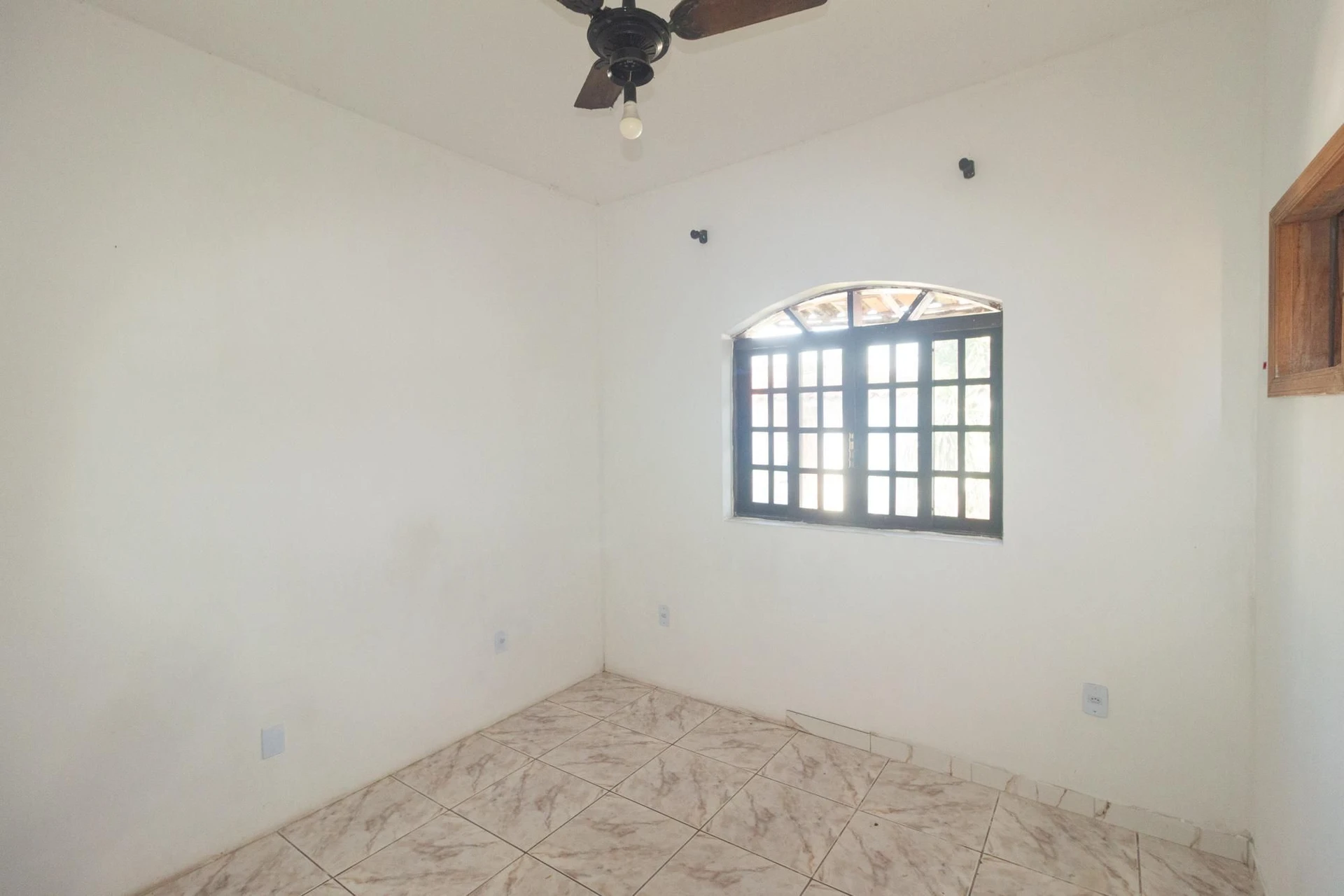 Rental house with 2 bedrooms and 1 en-suite — photo 14