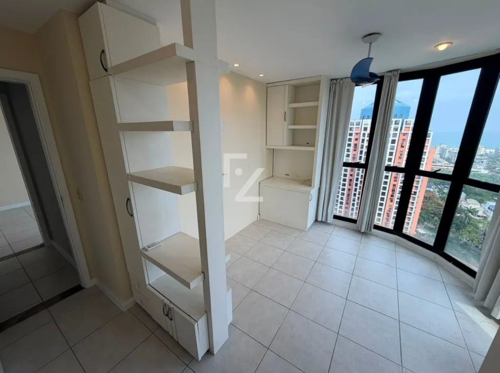Duplex apartment on the 20th floor with city and water views — photo 21