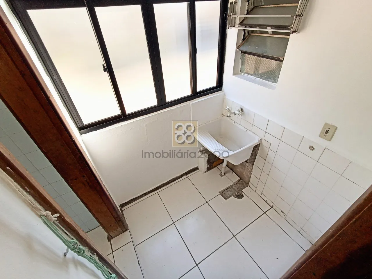 Wood or laminate floors in a 3-bedroom apartment, 60 m² — photo 7