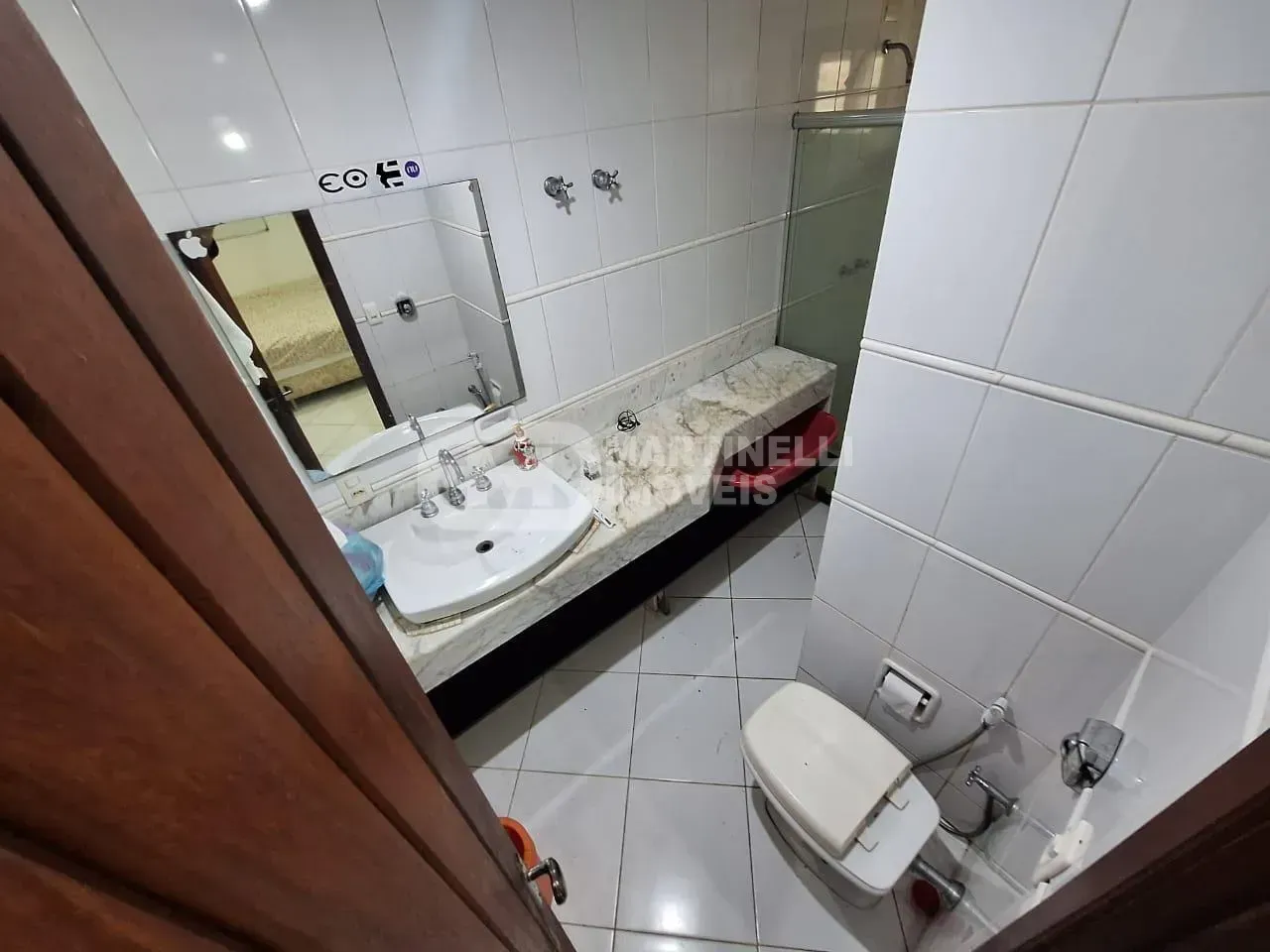 House with 5 bedrooms, all suites, plus shared pool — photo 19