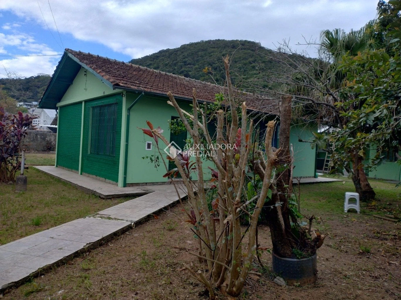 3-bedroom house with a mountain view in Florianópolis — photo 16