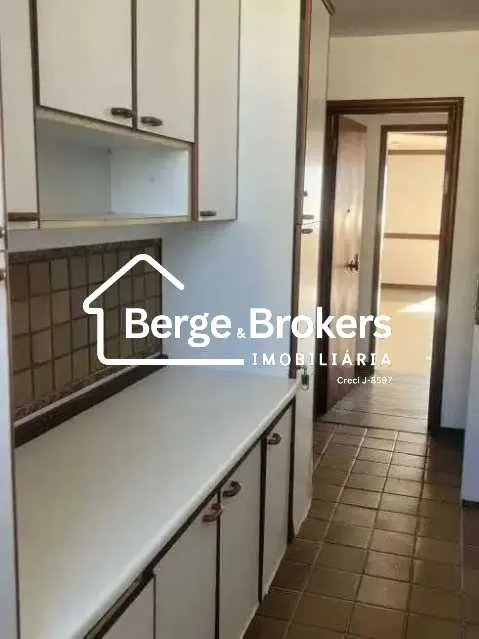 Triplex penthouse with 4 bedrooms and 5 bathrooms — photo 18