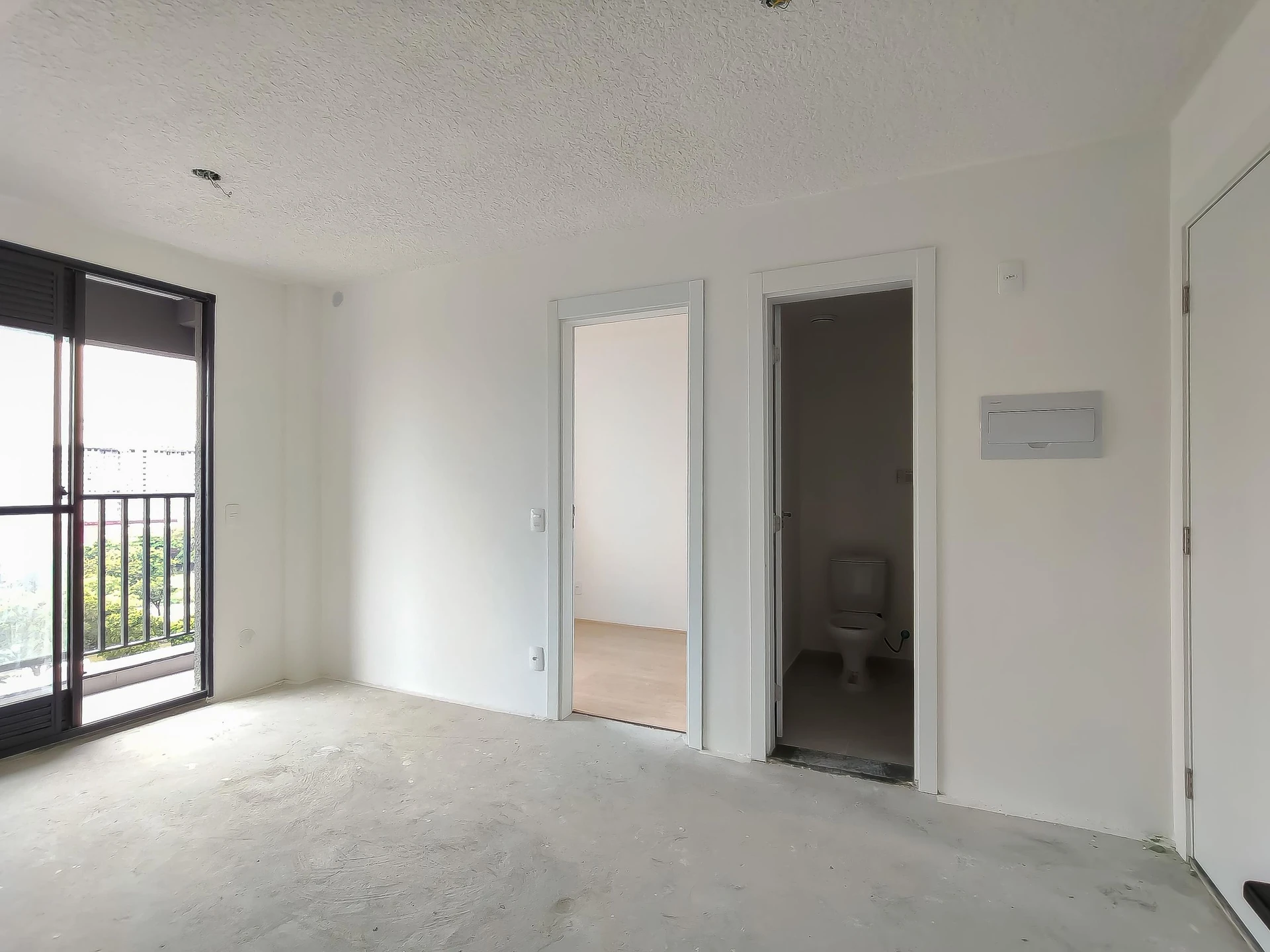 Apartment, 38 m², with a glass-enclosed balcony — photo 8