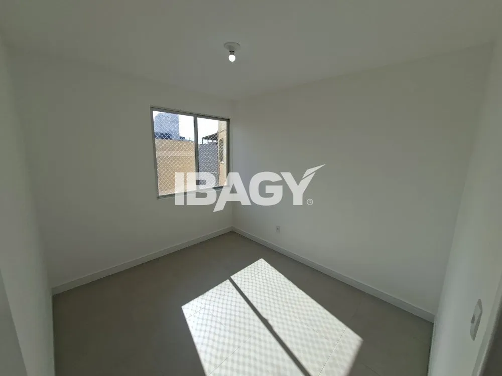 3-bedroom apartment with a half-bath and parking — photo 8