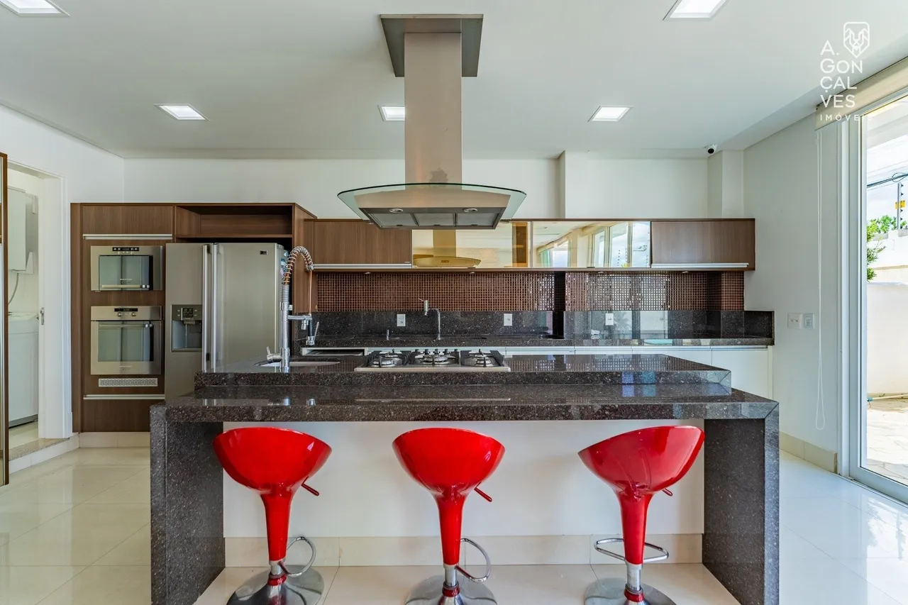 Furnished house with open-plan kitchen and 3 suites — photo 6