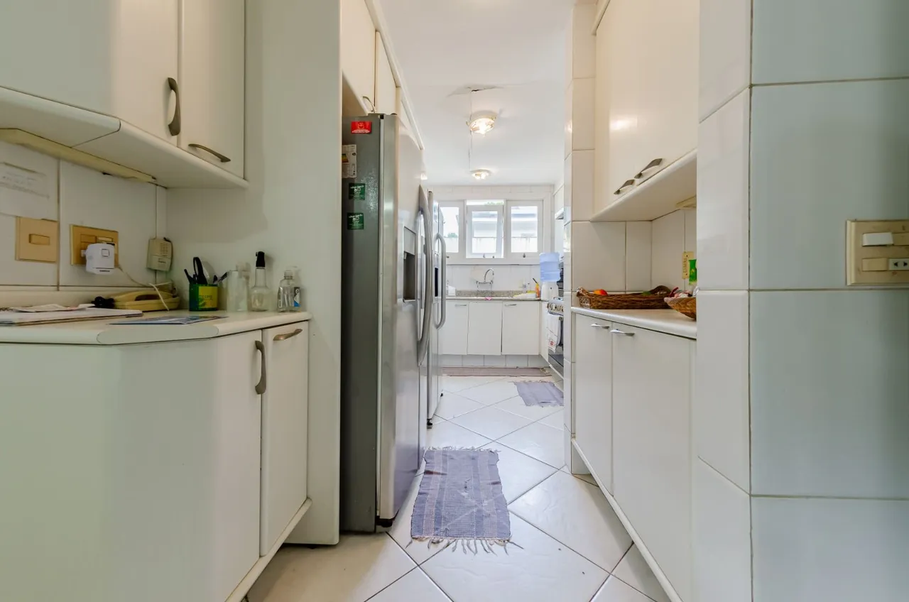 Furnished house with 5 bedrooms and 690 m², 5 parking — photo 12