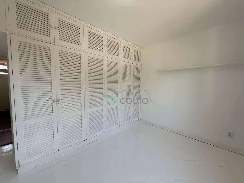 Casa com 5 quartos, 990 m² e 2 vagas, perto das janelas — photo 93